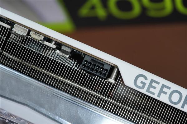 15999元卡皇！影驰RTX 4090D星曜显卡图赏